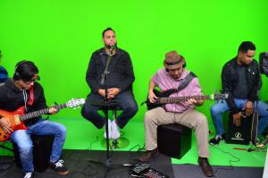 Elmer Santos y Equipo